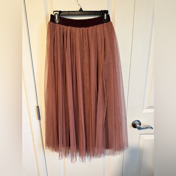 O2 Collection mid length skirt - Picture 4 of 4